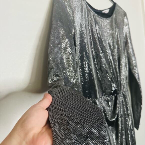 BB DAKOTA Women's Shine Silver Metallic Long Sleeves Mini Dress Size Small - Picture 12 of 16